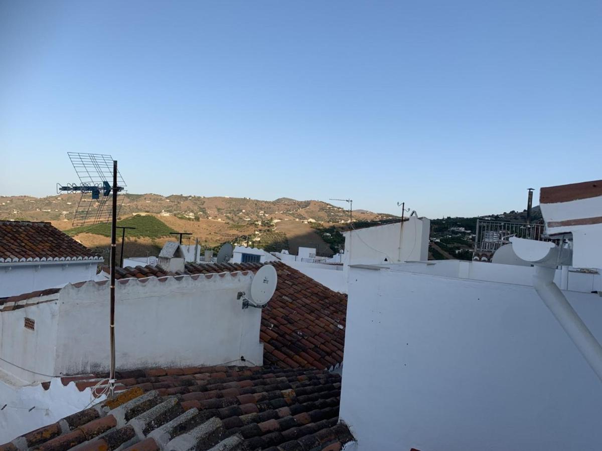Cerezo'S House - Terrace & Jacuzzi Villa Frigiliana Exterior photo