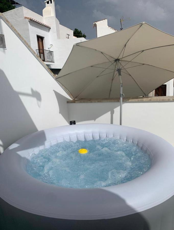 Cerezo'S House - Terrace & Jacuzzi Villa Frigiliana Exterior photo